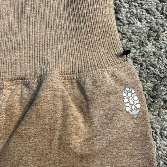 FP Free People Movement good karma leggings XS Small high rise 7/8 desert dune - Picture 10 of 15